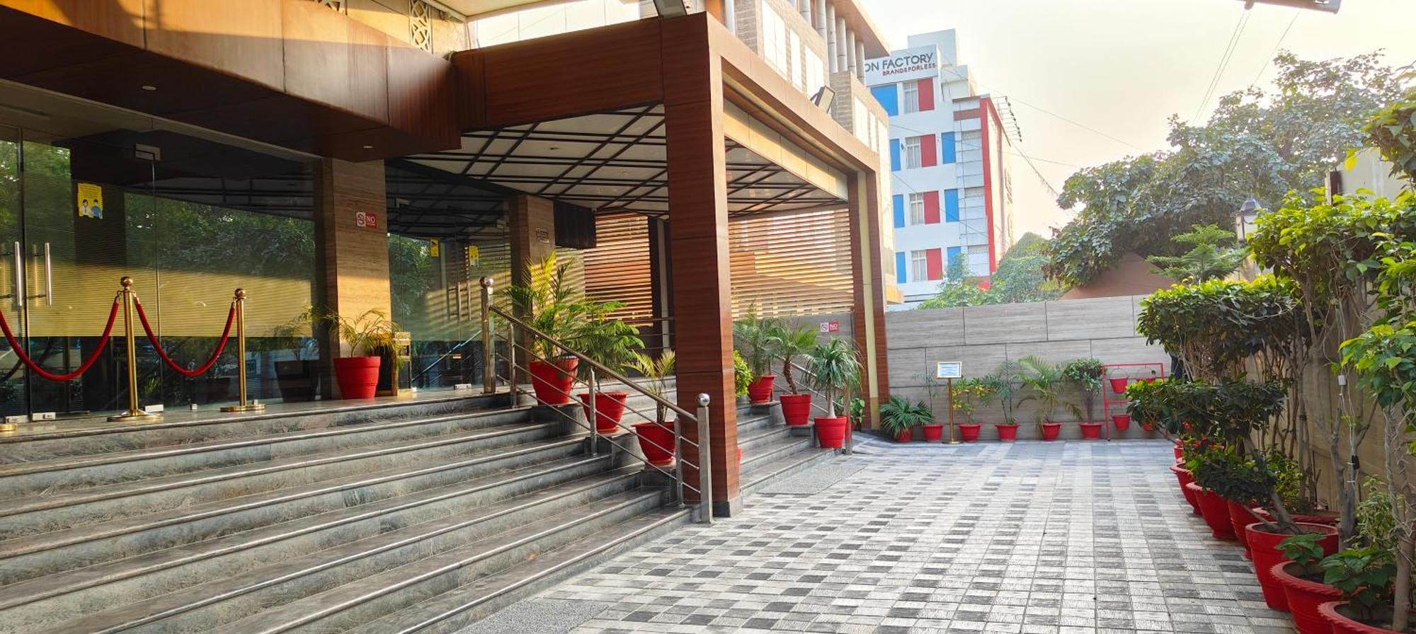 Pinnacle By Click Hotels, Lucknow Exterior foto