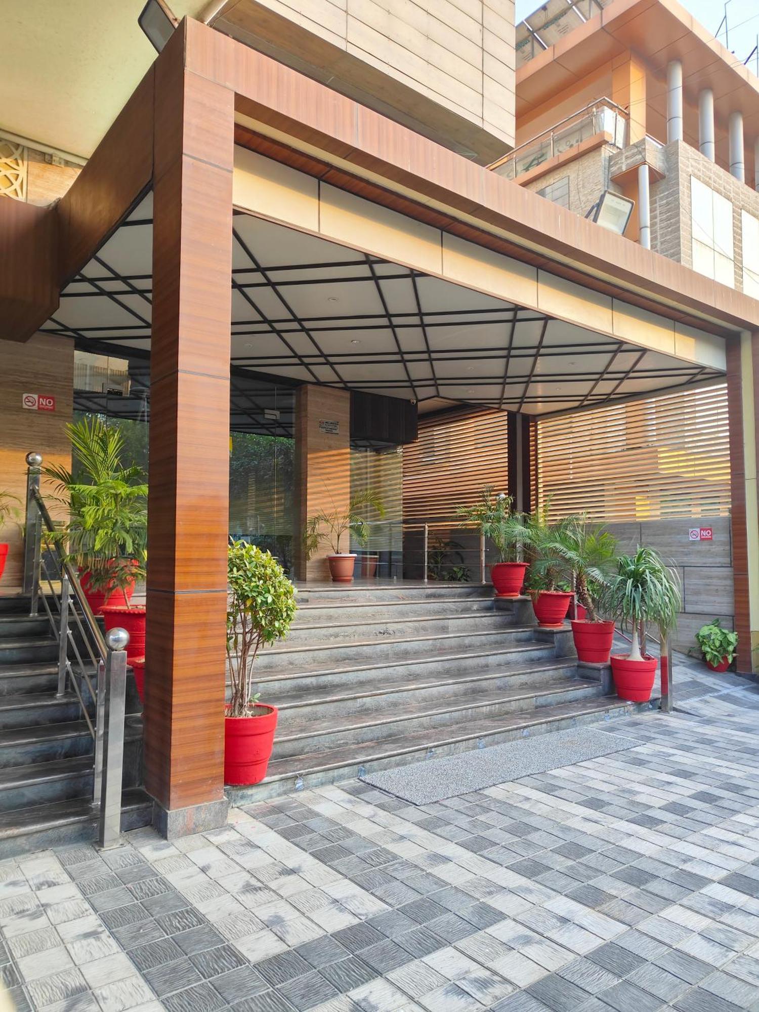 Pinnacle By Click Hotels, Lucknow Exterior foto