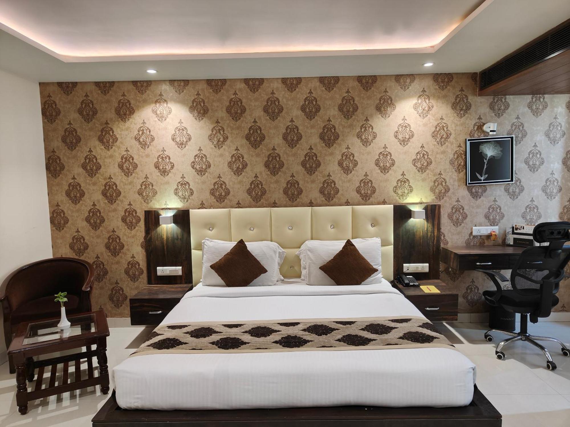 Pinnacle By Click Hotels, Lucknow Exterior foto