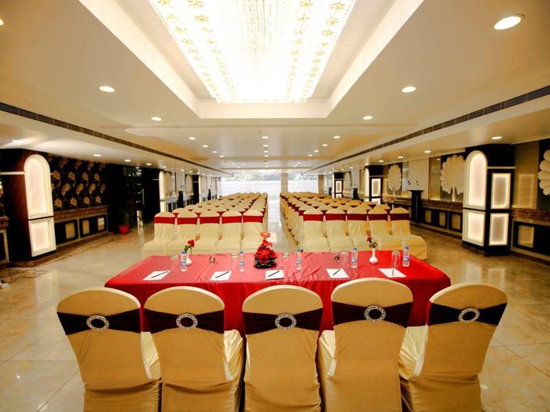 Pinnacle By Click Hotels, Lucknow Exterior foto